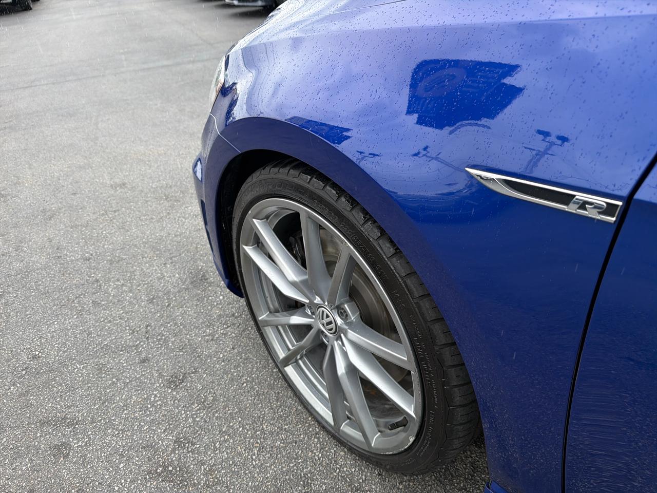 Volkswagen Golf R 4-Door DSG w/DCC/Nav 2017