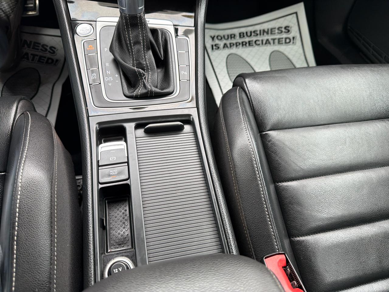 Volkswagen Golf R 4-Door DSG w/DCC/Nav 2017