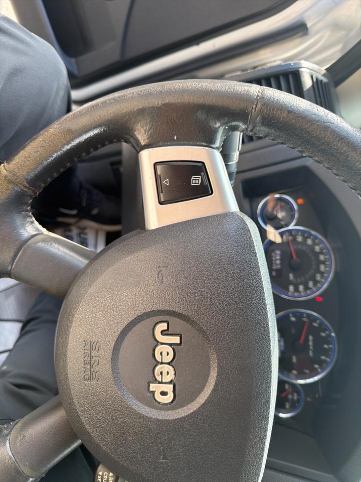 Jeep Grand Cherokee 4WD 4dr SRT-8 2008