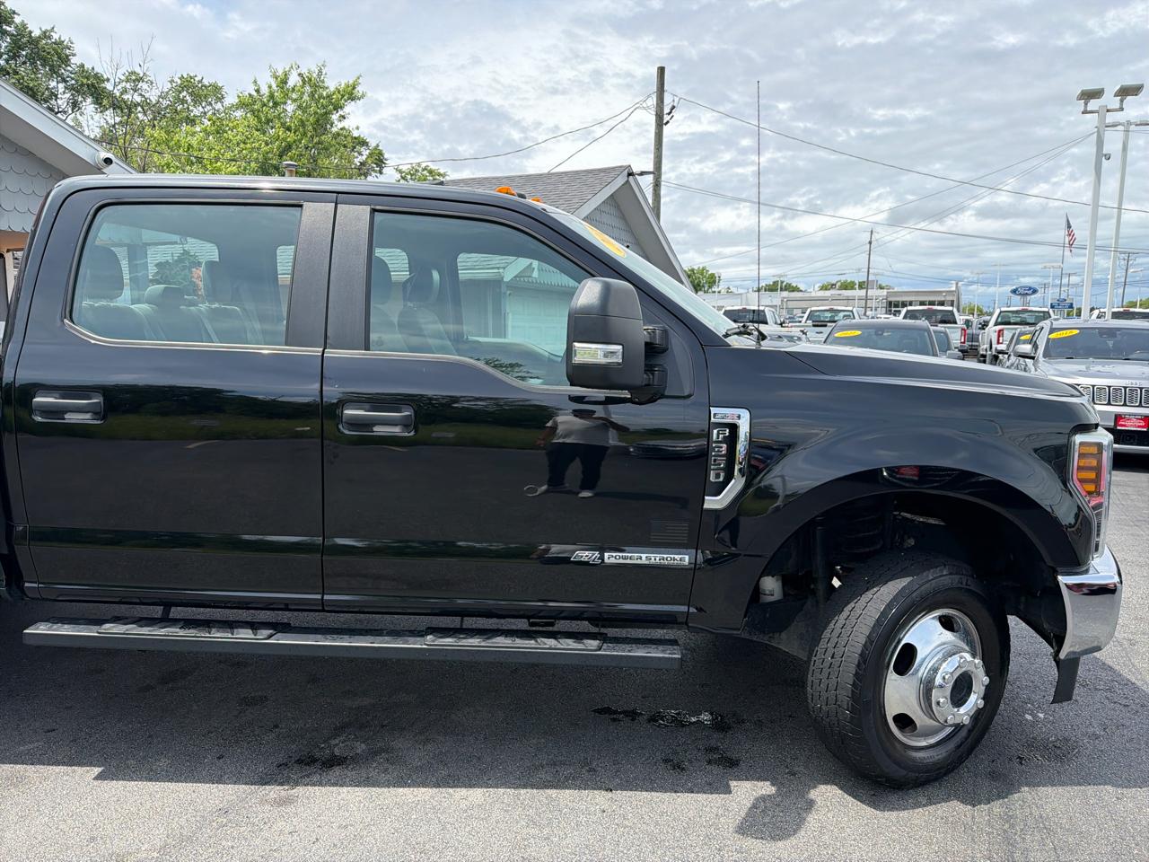 Ford Super Duty F-350 DRW XLT 4WD Crew Cab 8' Box 2019