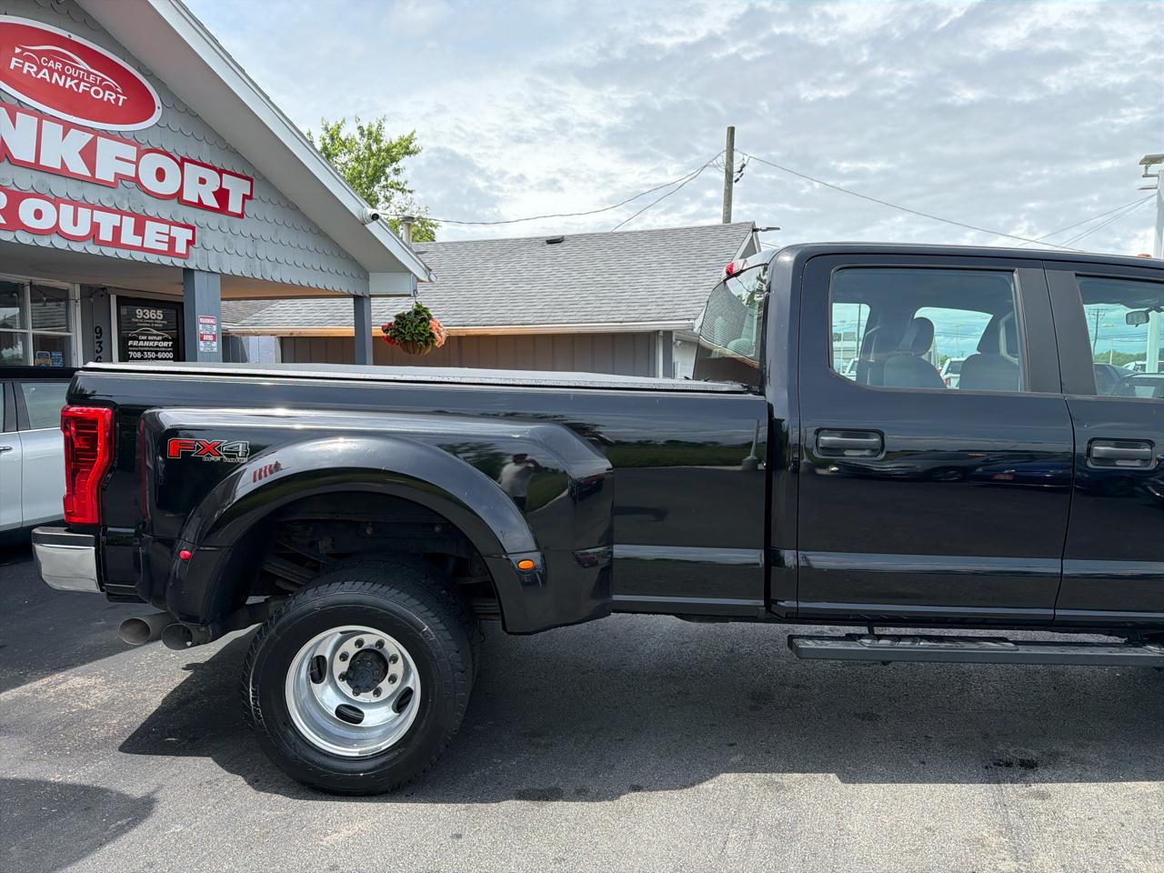 Ford Super Duty F-350 DRW XLT 4WD Crew Cab 8' Box 2019