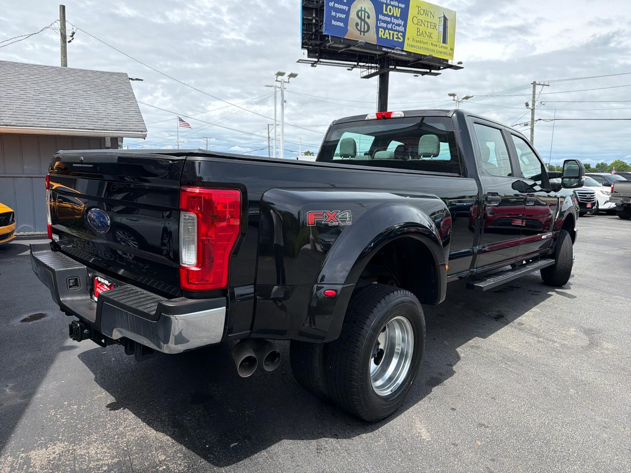 Ford Super Duty F-350 DRW XLT 4WD Crew Cab 8' Box 2019