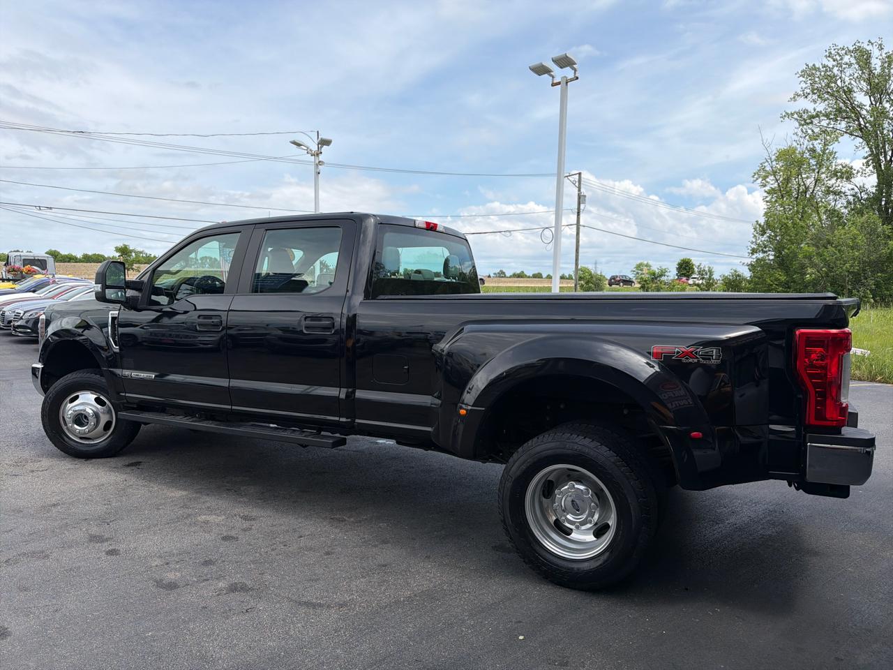 Ford Super Duty F-350 DRW XLT 4WD Crew Cab 8' Box 2019