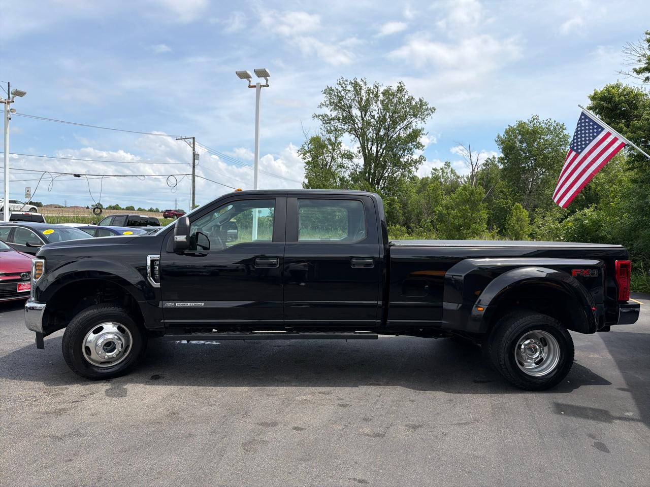 Ford Super Duty F-350 DRW XLT 4WD Crew Cab 8' Box 2019