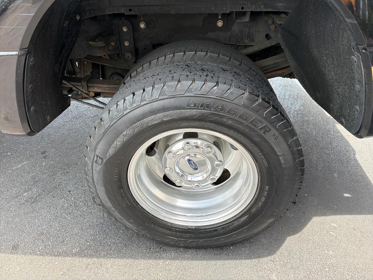 Ford Super Duty F-350 DRW XLT 4WD Crew Cab 8' Box 2019