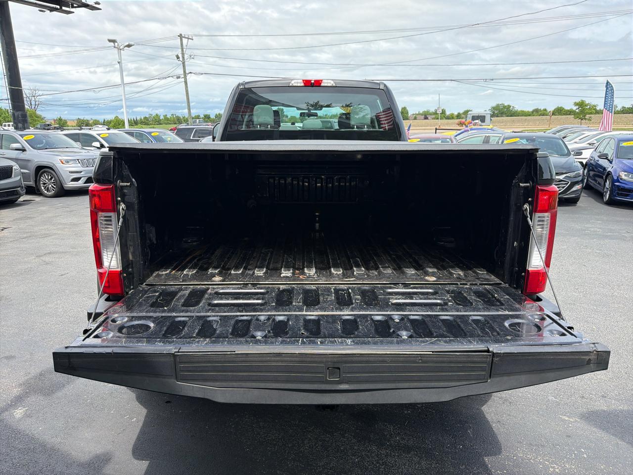 Ford Super Duty F-350 DRW XLT 4WD Crew Cab 8' Box 2019