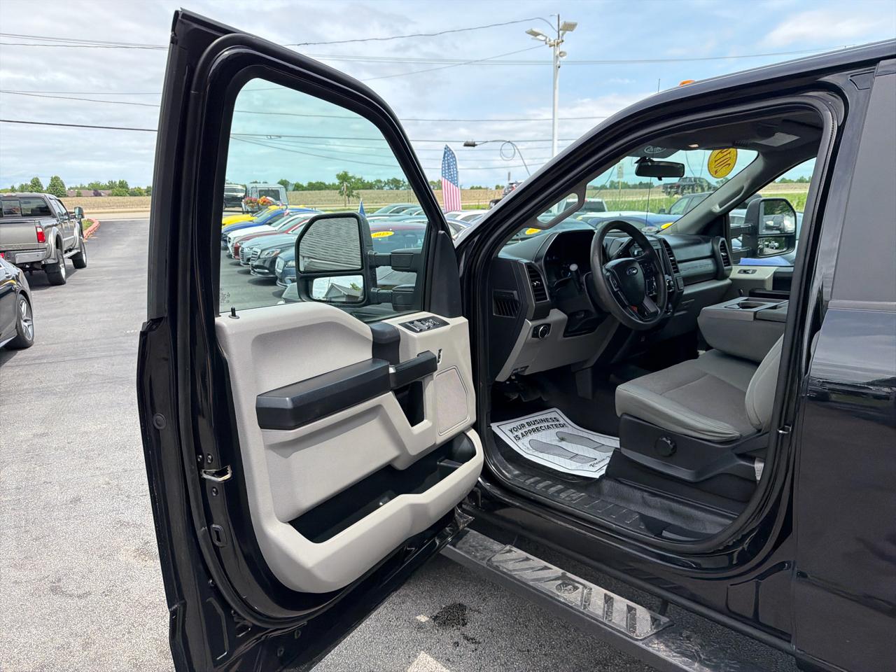 Ford Super Duty F-350 DRW XLT 4WD Crew Cab 8' Box 2019
