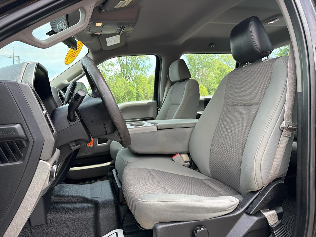 Ford Super Duty F-350 DRW XLT 4WD Crew Cab 8' Box 2019