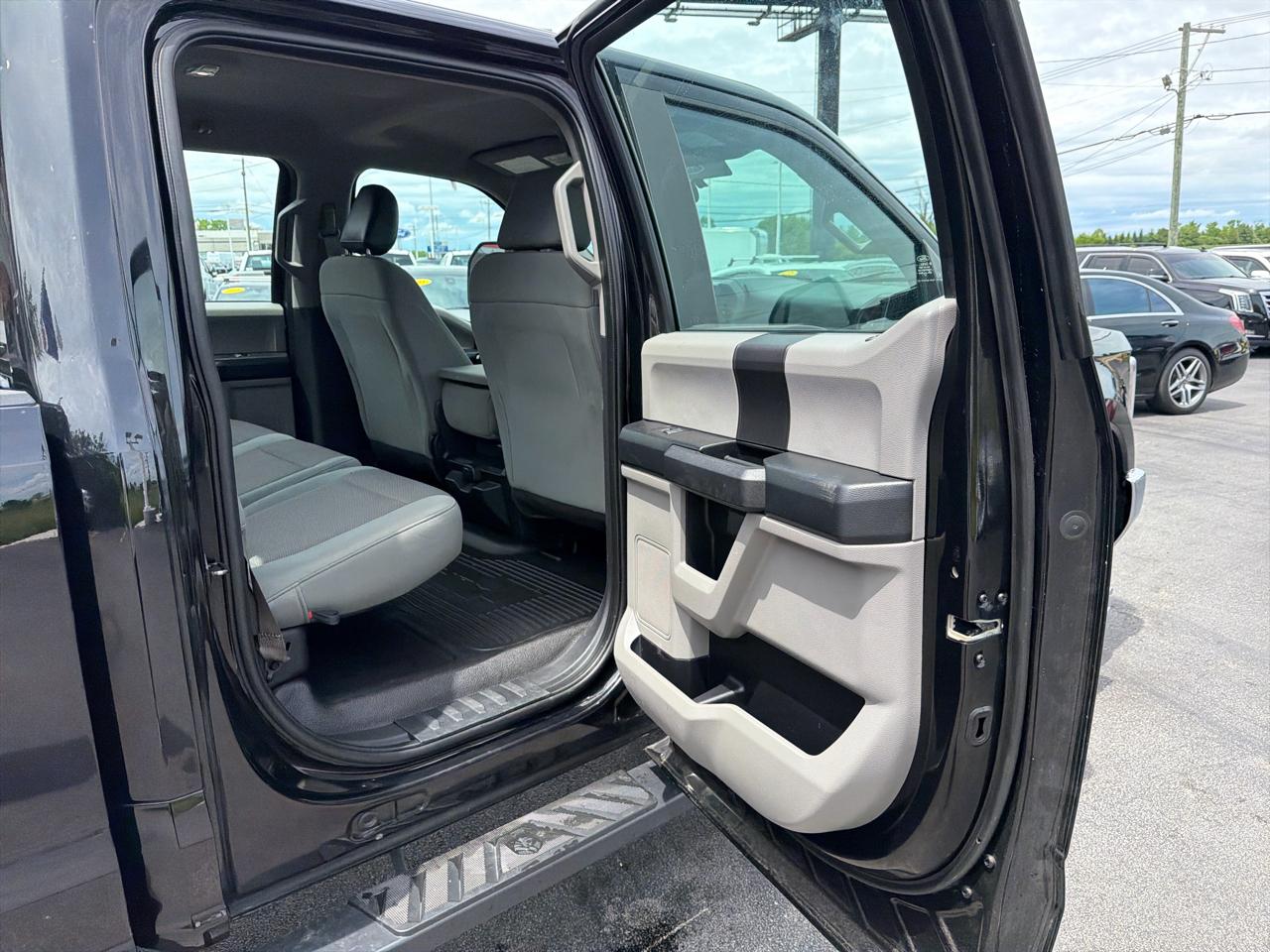Ford Super Duty F-350 DRW XLT 4WD Crew Cab 8' Box 2019