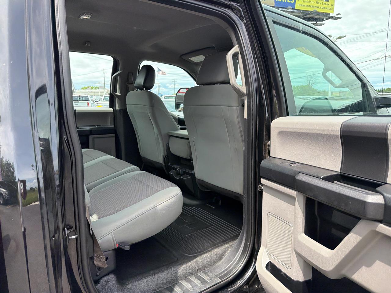 Ford Super Duty F-350 DRW XLT 4WD Crew Cab 8' Box 2019