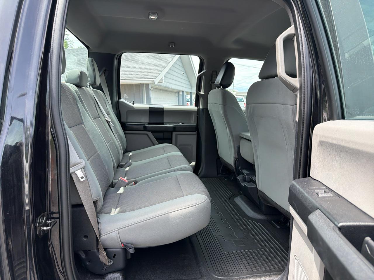 Ford Super Duty F-350 DRW XLT 4WD Crew Cab 8' Box 2019
