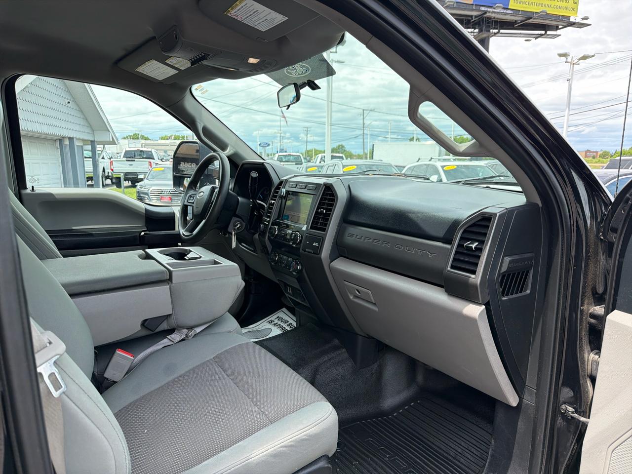 Ford Super Duty F-350 DRW XLT 4WD Crew Cab 8' Box 2019