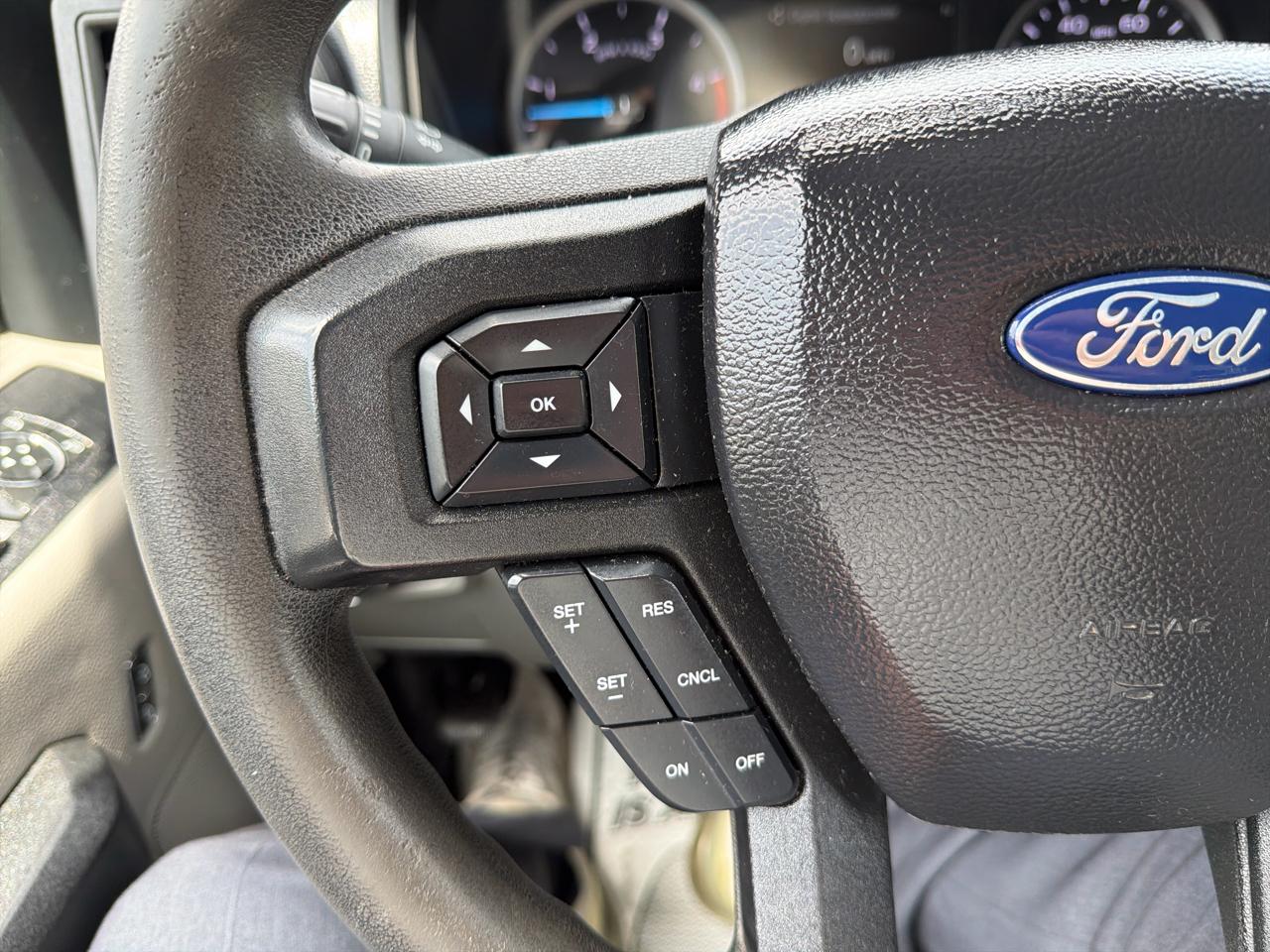 Ford Super Duty F-350 DRW XLT 4WD Crew Cab 8' Box 2019