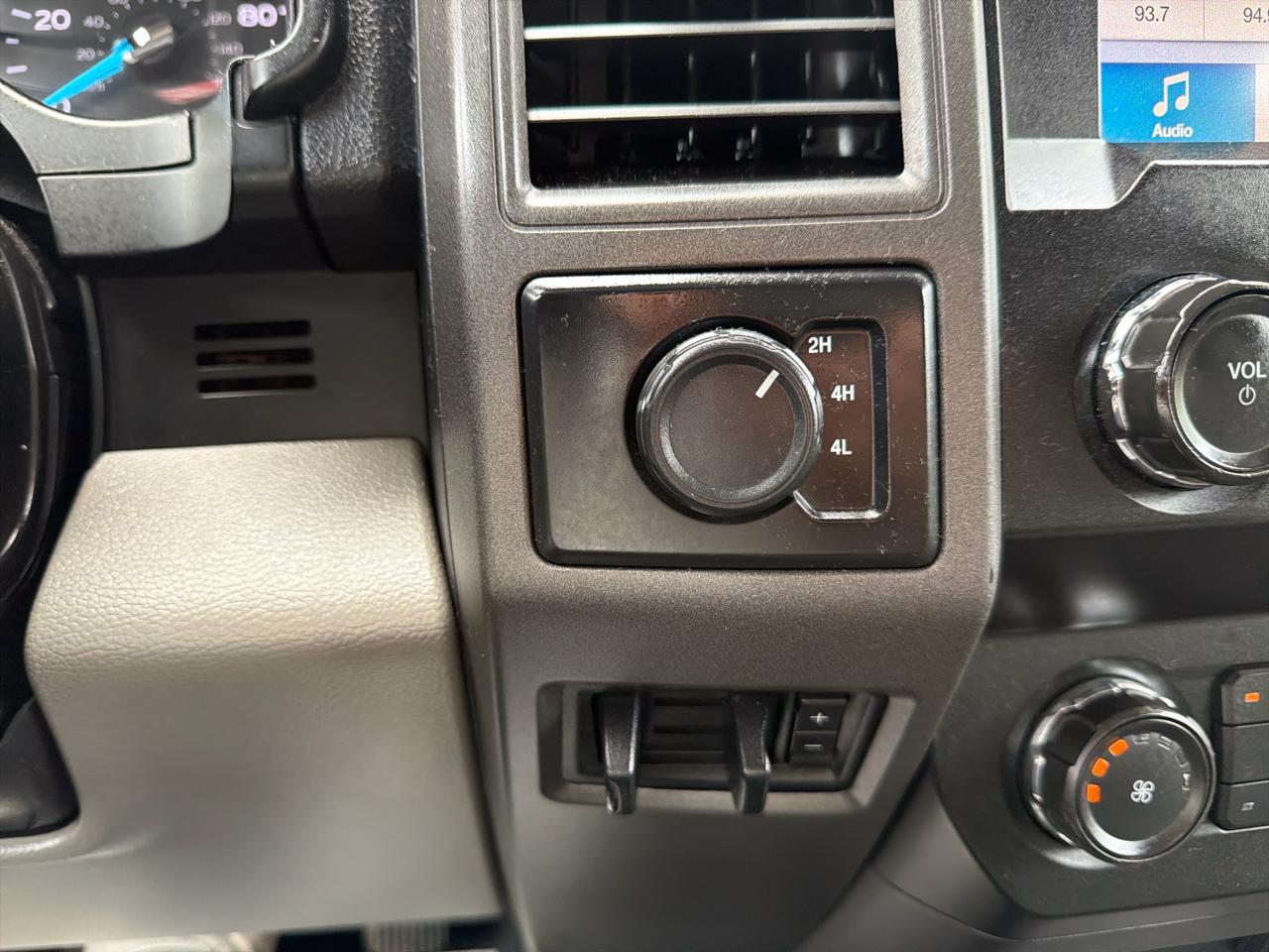 Ford Super Duty F-350 DRW XLT 4WD Crew Cab 8' Box 2019