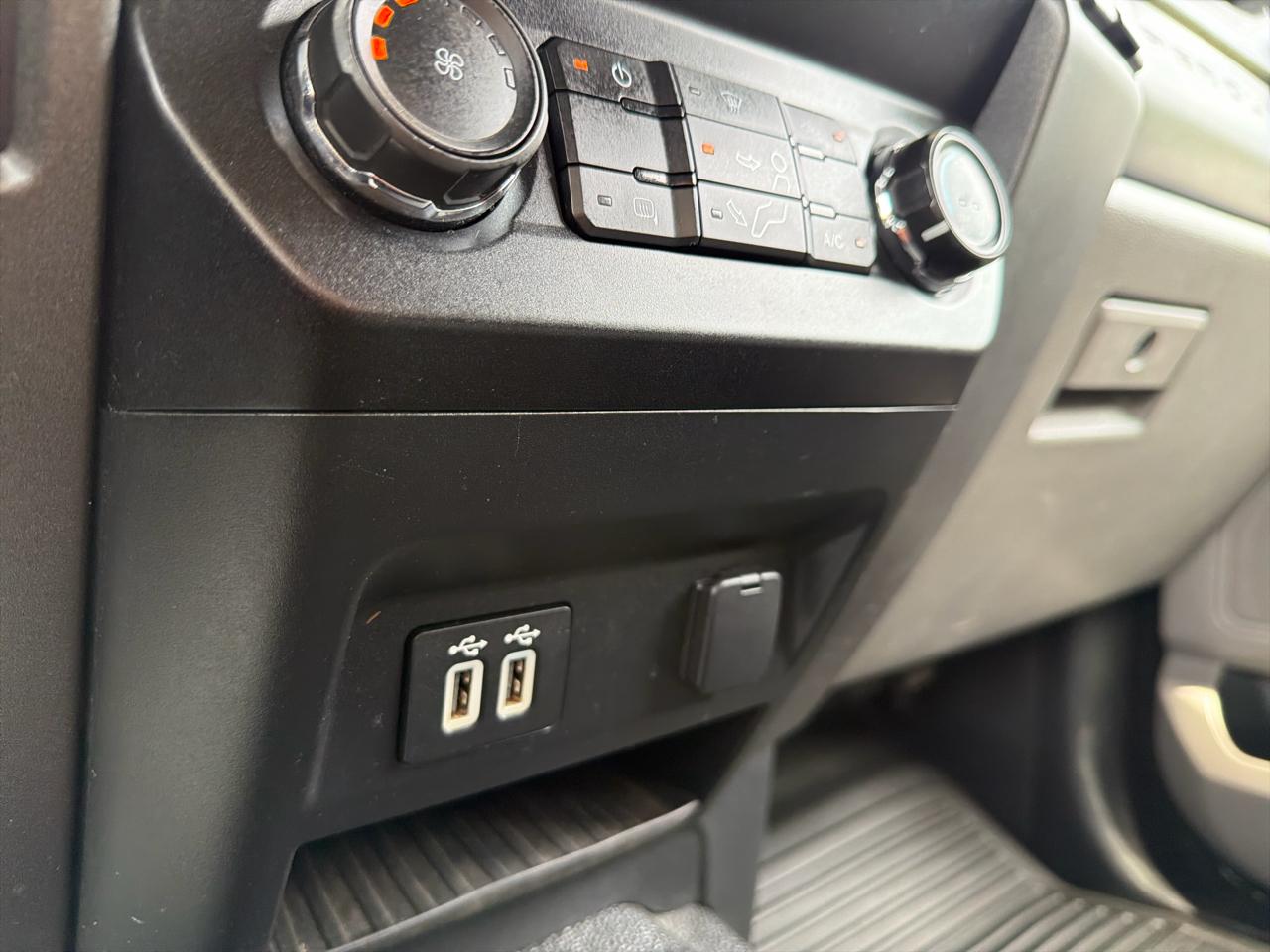 Ford Super Duty F-350 DRW XLT 4WD Crew Cab 8' Box 2019
