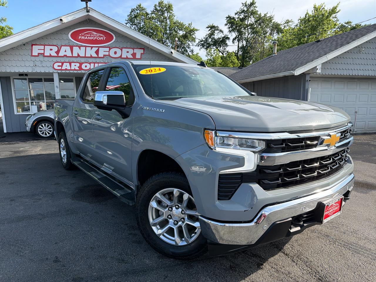 Chevrolet Silverado 1500 4WD Crew Cab 147" LT w/1LT 2024