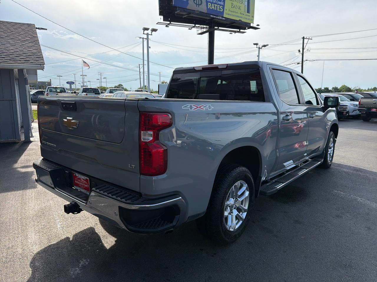 Chevrolet Silverado 1500 4WD Crew Cab 147" LT w/1LT 2024
