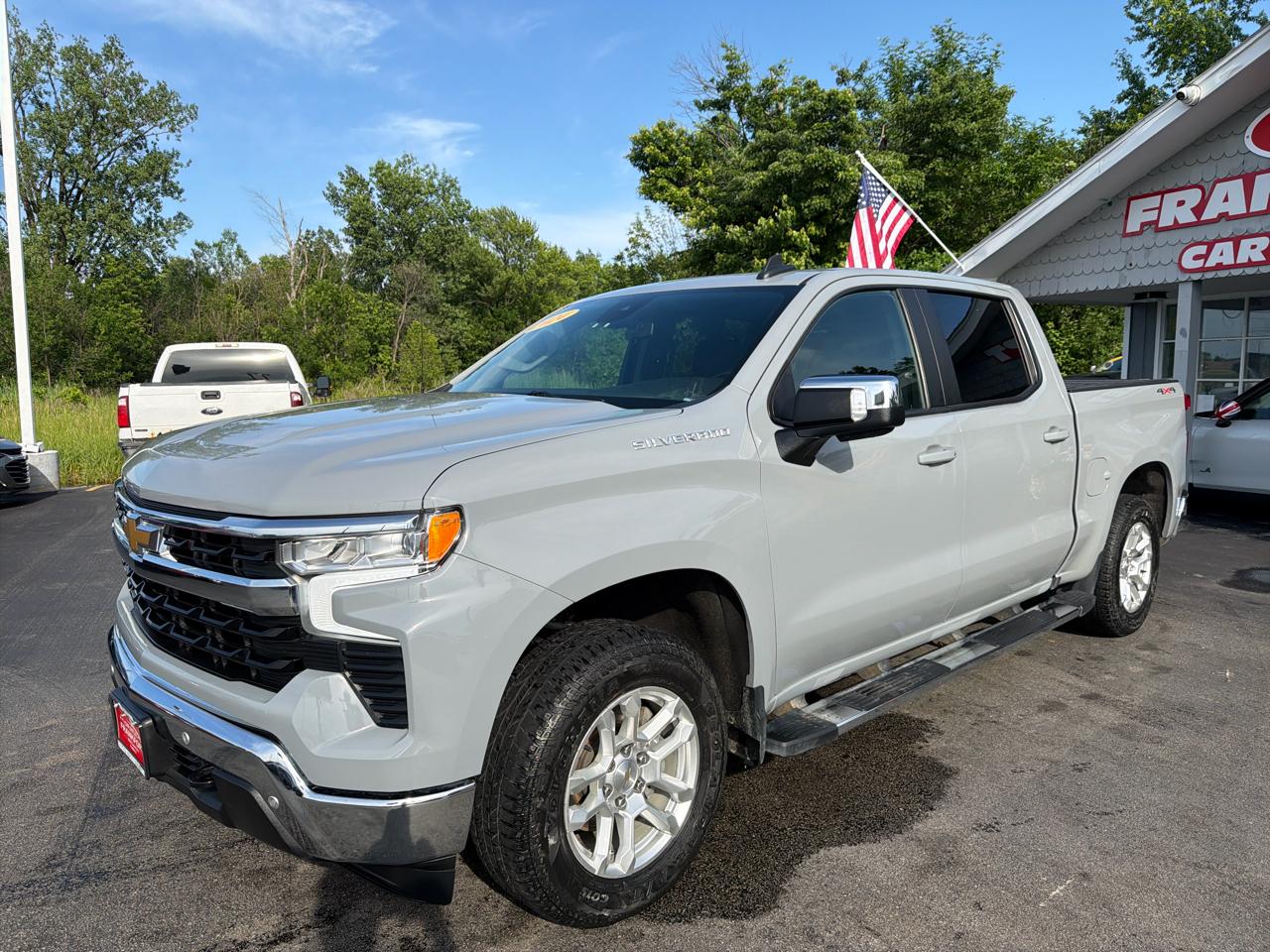 Chevrolet Silverado 1500 4WD Crew Cab 147" LT w/1LT 2024
