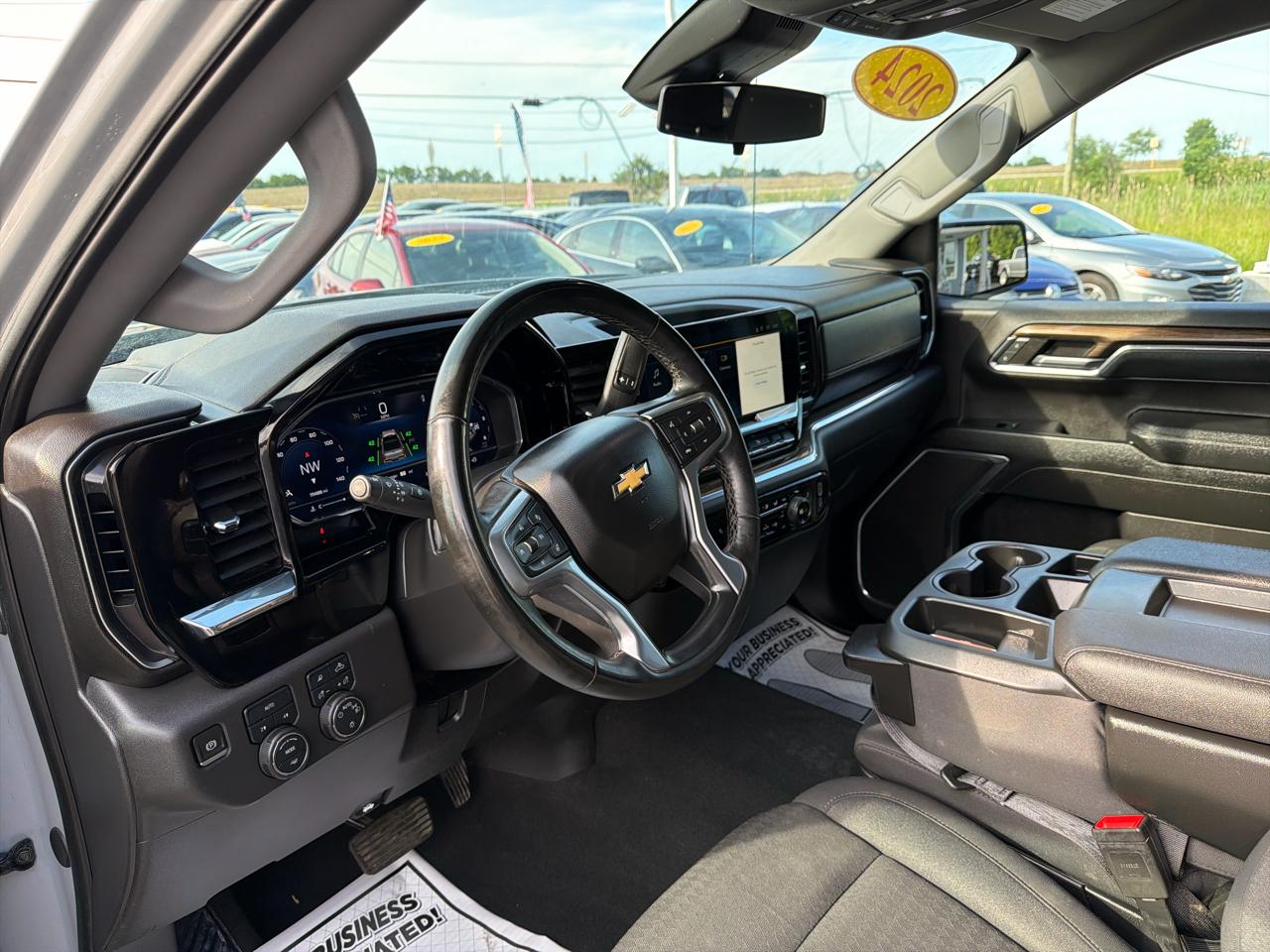 Chevrolet Silverado 1500 4WD Crew Cab 147" LT w/1LT 2024