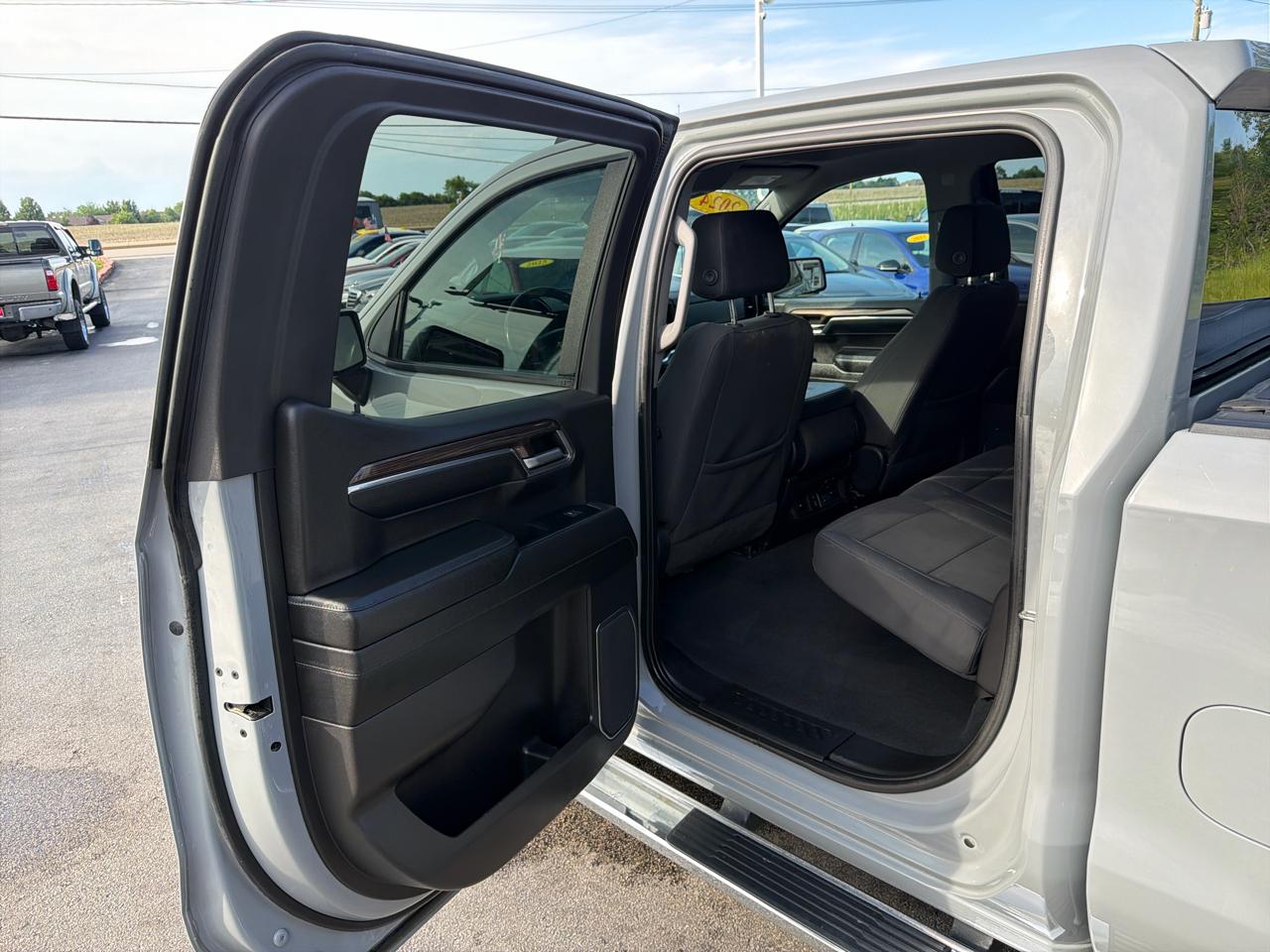 Chevrolet Silverado 1500 4WD Crew Cab 147" LT w/1LT 2024