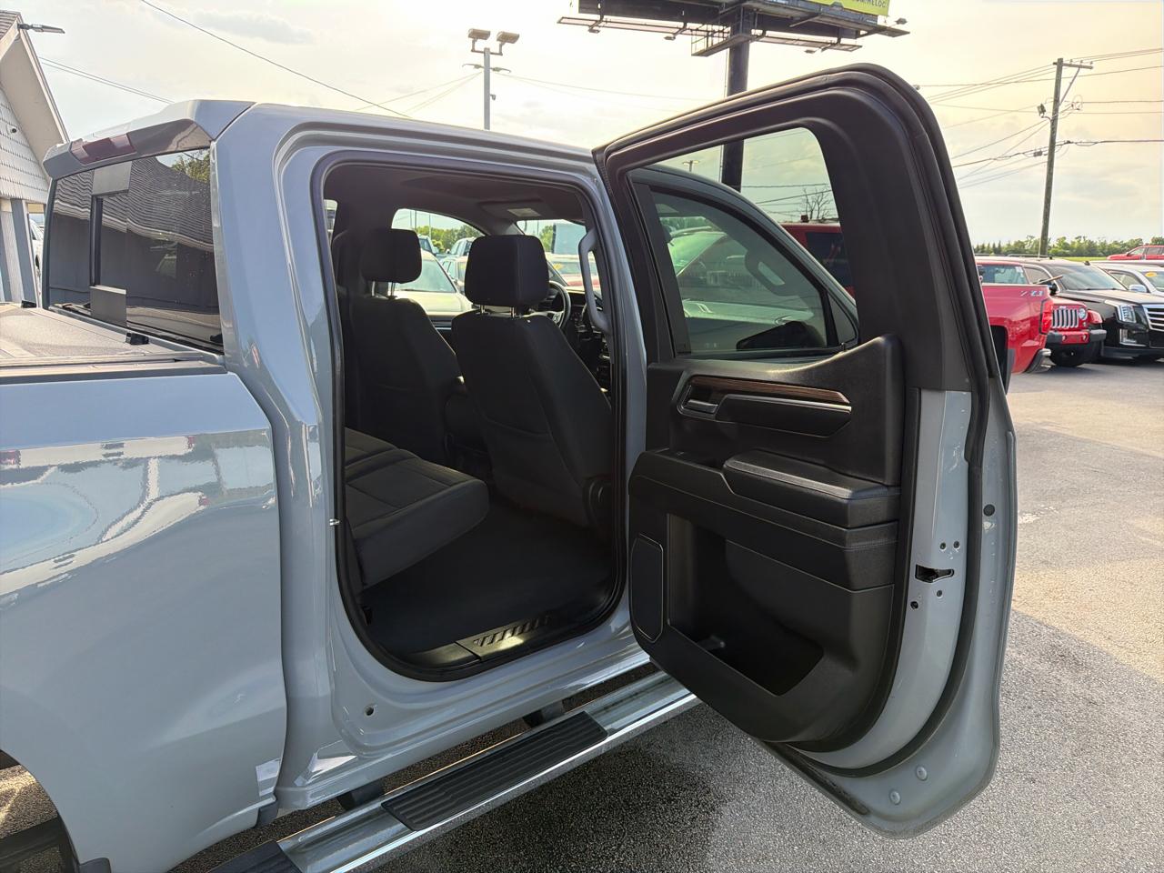 Chevrolet Silverado 1500 4WD Crew Cab 147" LT w/1LT 2024