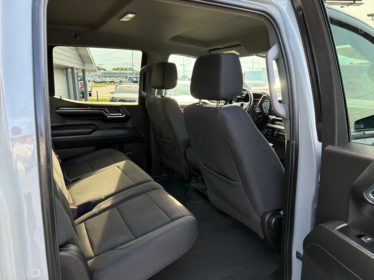 Chevrolet Silverado 1500 4WD Crew Cab 147" LT w/1LT 2024