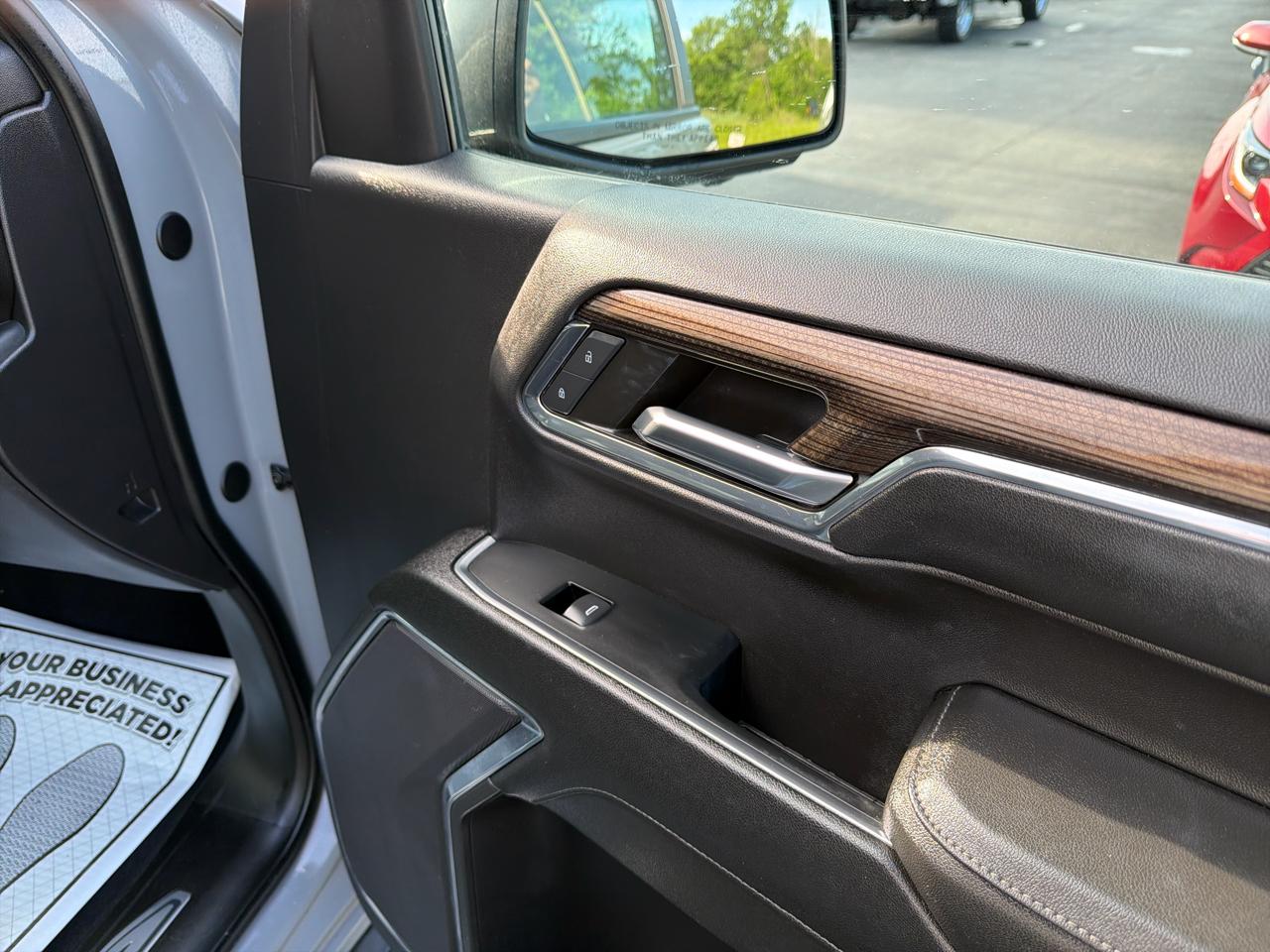 Chevrolet Silverado 1500 4WD Crew Cab 147" LT w/1LT 2024