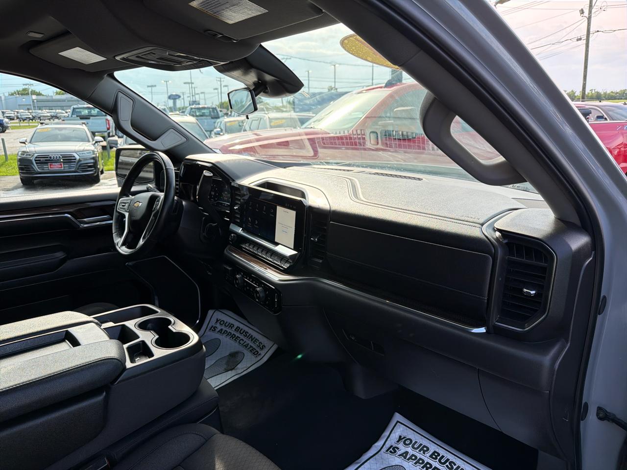 Chevrolet Silverado 1500 4WD Crew Cab 147" LT w/1LT 2024