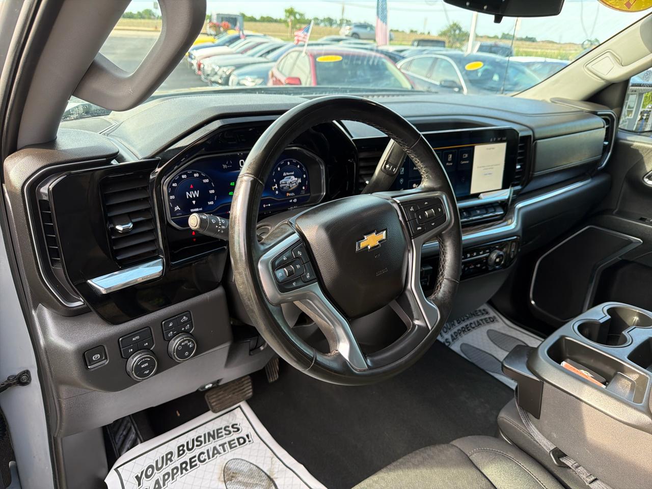 Chevrolet Silverado 1500 4WD Crew Cab 147" LT w/1LT 2024
