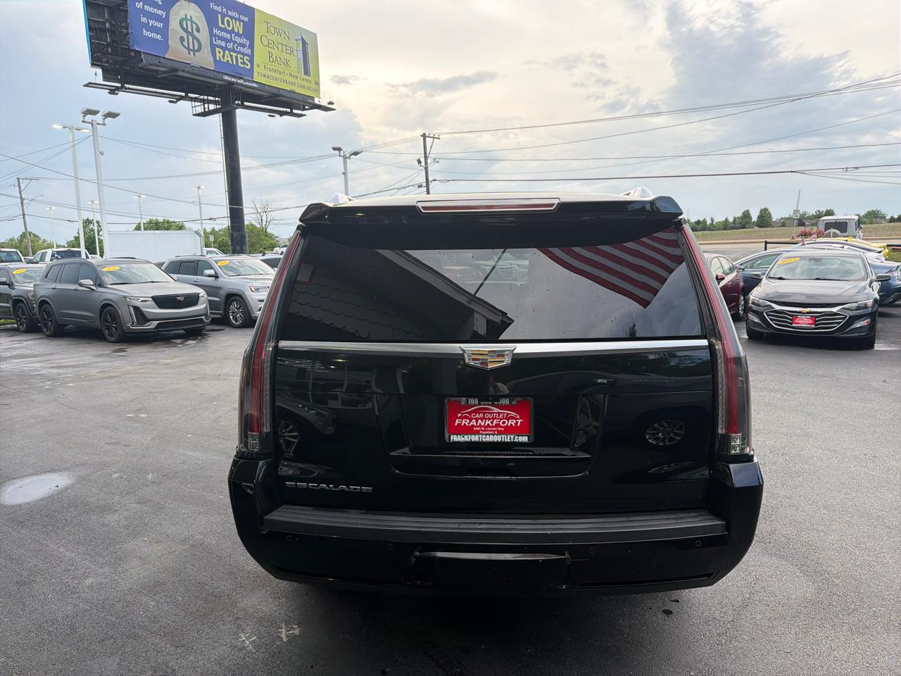 Cadillac Escalade ESV 4WD 4dr Luxury 2017