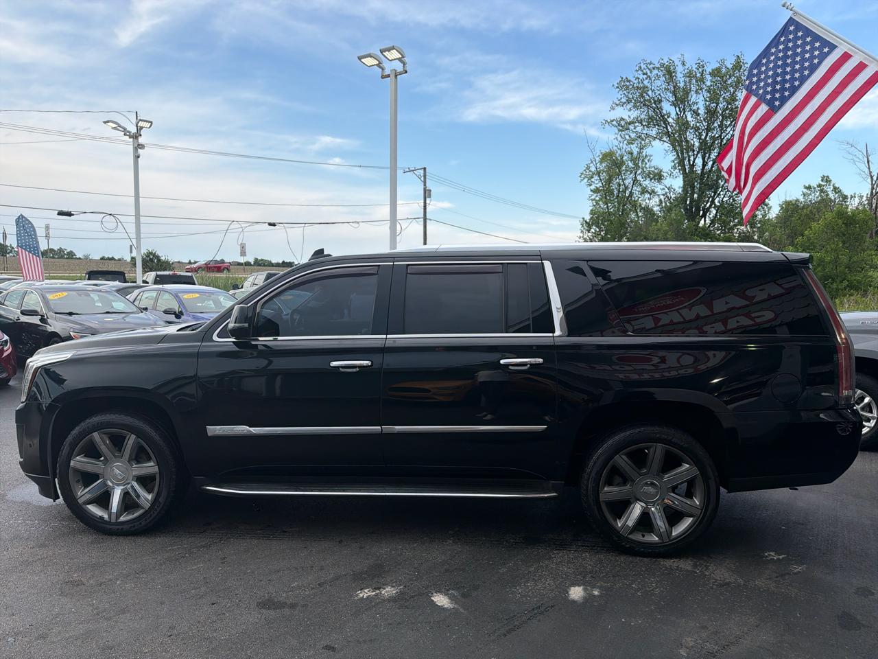 Cadillac Escalade ESV 4WD 4dr Luxury 2017
