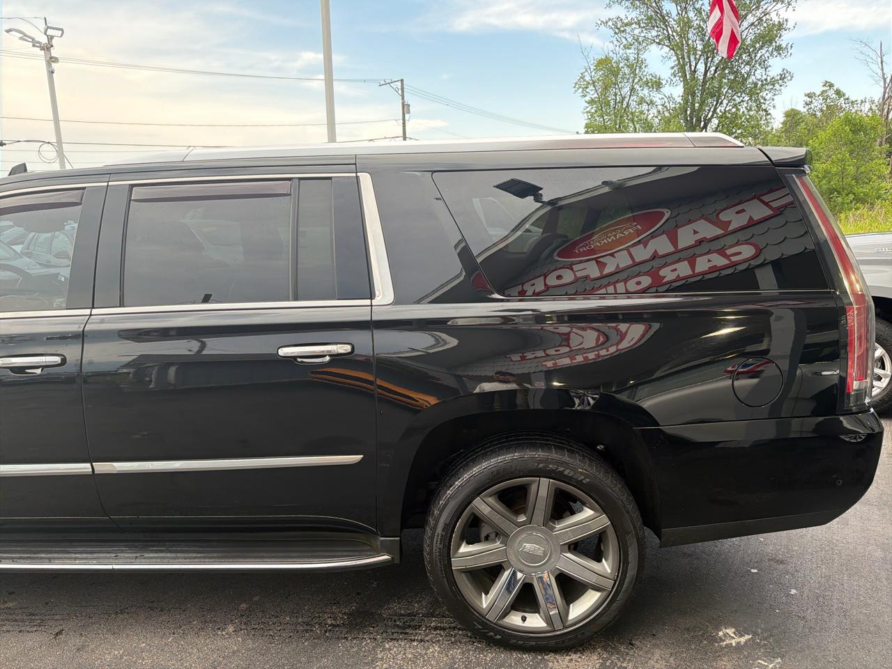 Cadillac Escalade ESV 4WD 4dr Luxury 2017