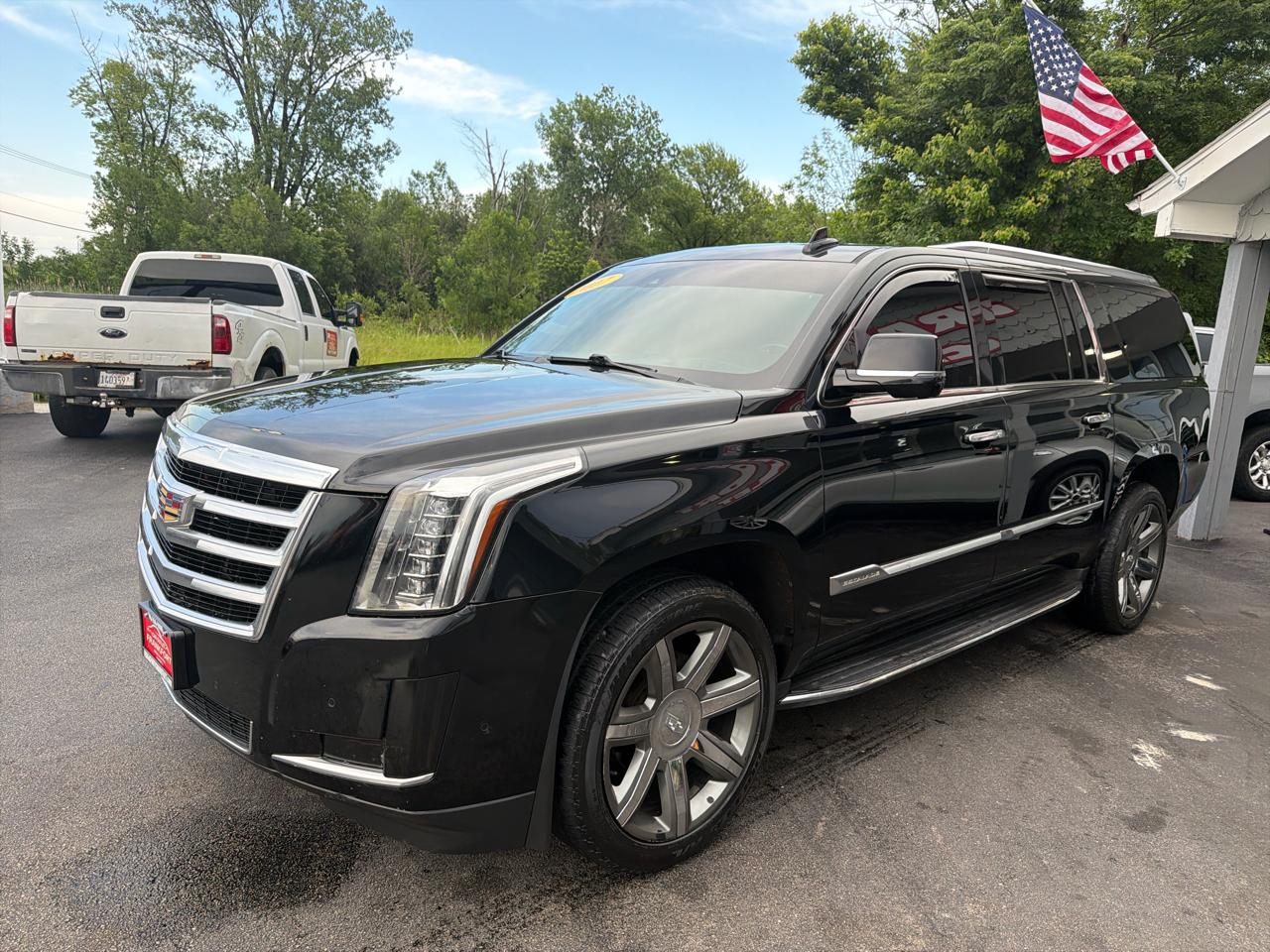 Cadillac Escalade ESV 4WD 4dr Luxury 2017