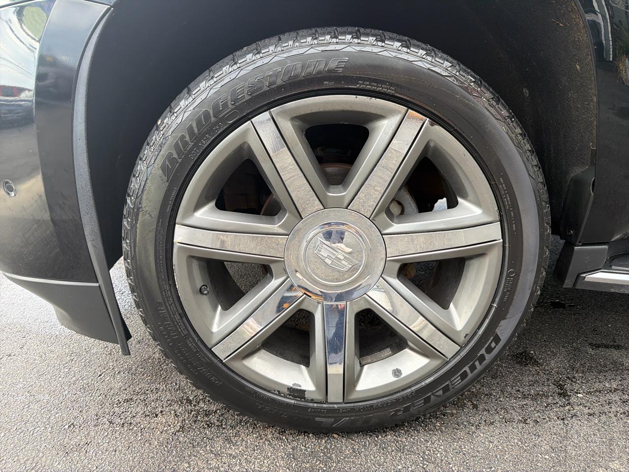 Cadillac Escalade ESV 4WD 4dr Luxury 2017
