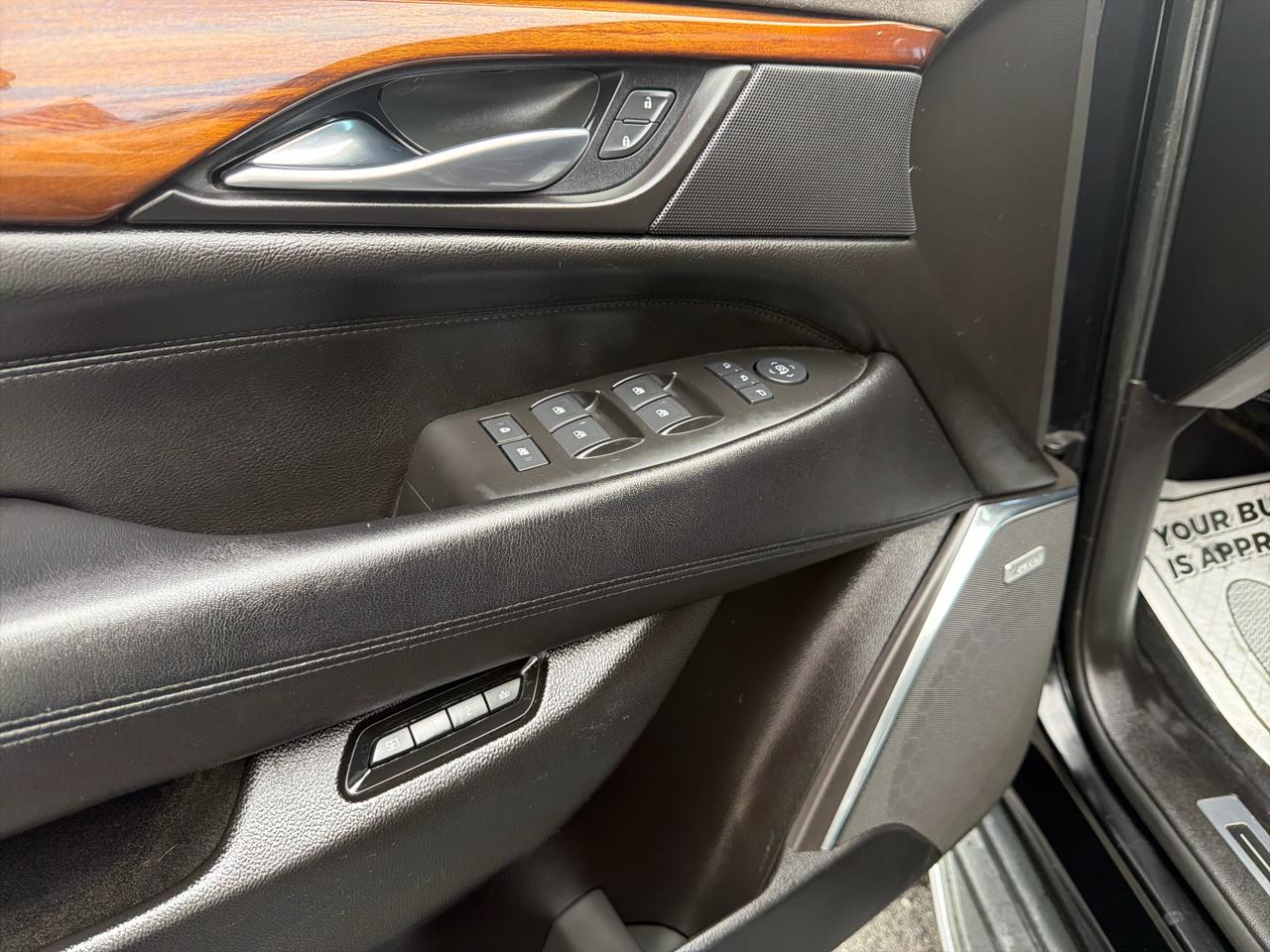 Cadillac Escalade ESV 4WD 4dr Luxury 2017