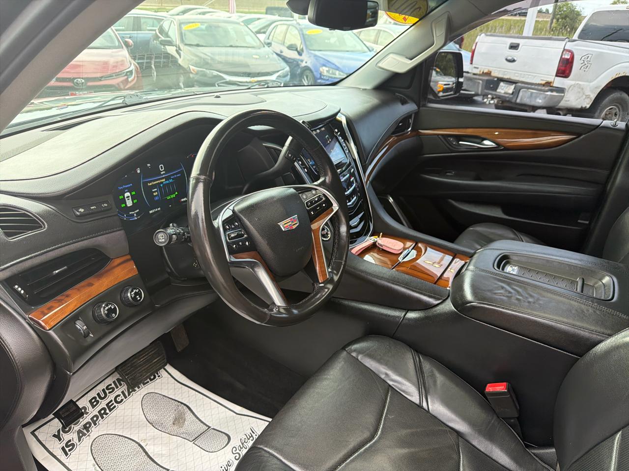 Cadillac Escalade ESV 4WD 4dr Luxury 2017