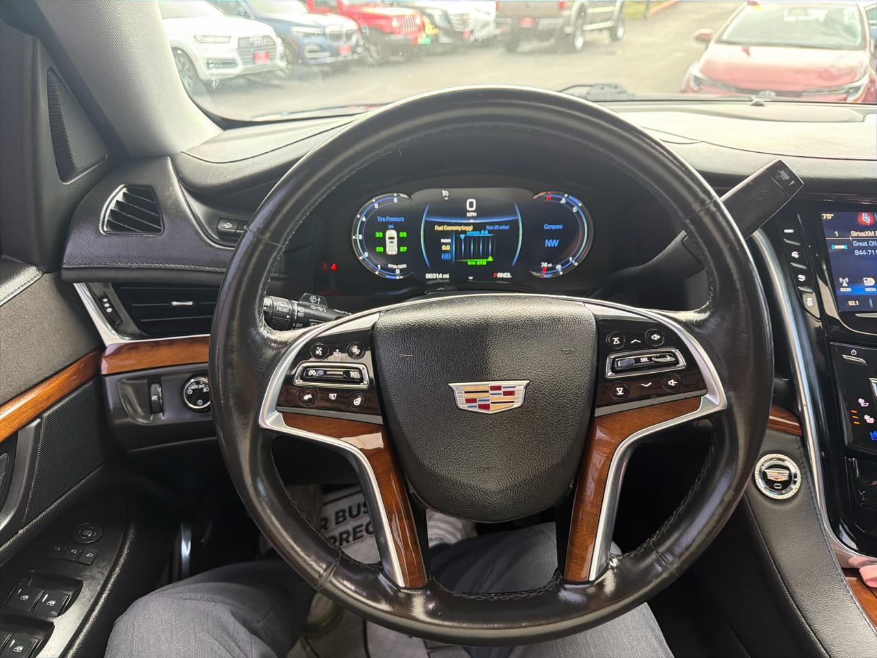 Cadillac Escalade ESV 4WD 4dr Luxury 2017