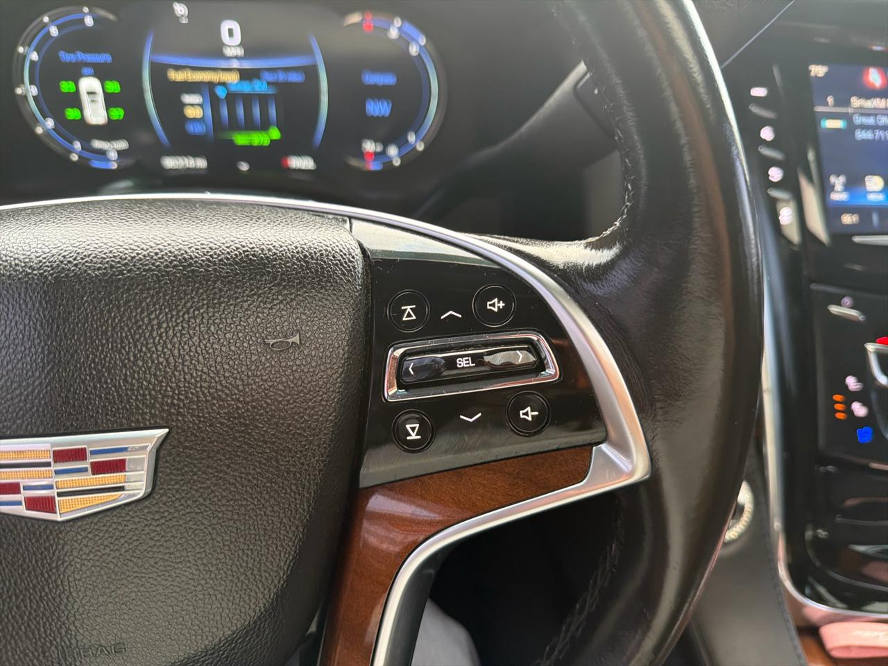 Cadillac Escalade ESV 4WD 4dr Luxury 2017