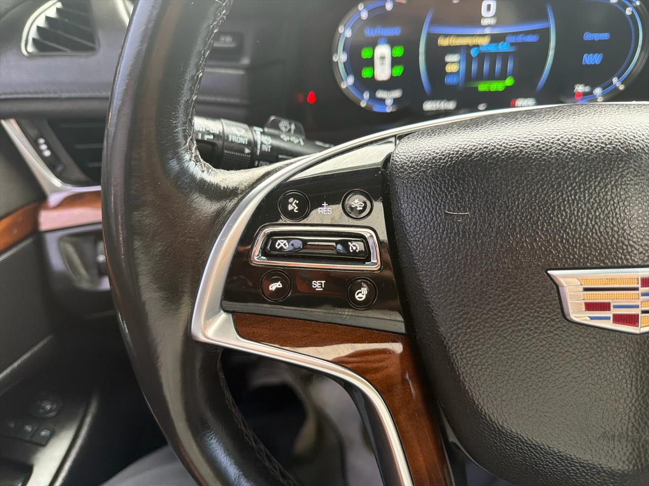 Cadillac Escalade ESV 4WD 4dr Luxury 2017
