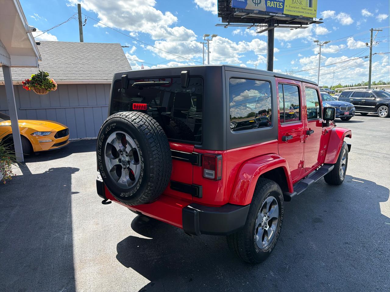 Jeep Wrangler Unlimited 4WD 4dr Sahara 2016