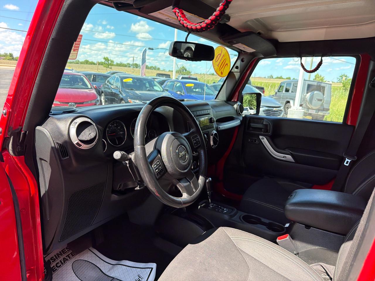 Jeep Wrangler Unlimited 4WD 4dr Sahara 2016