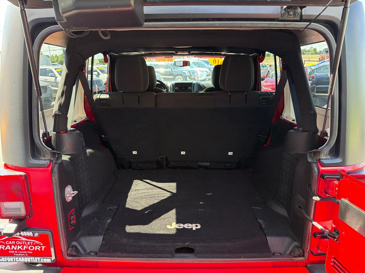 Jeep Wrangler Unlimited 4WD 4dr Sahara 2016