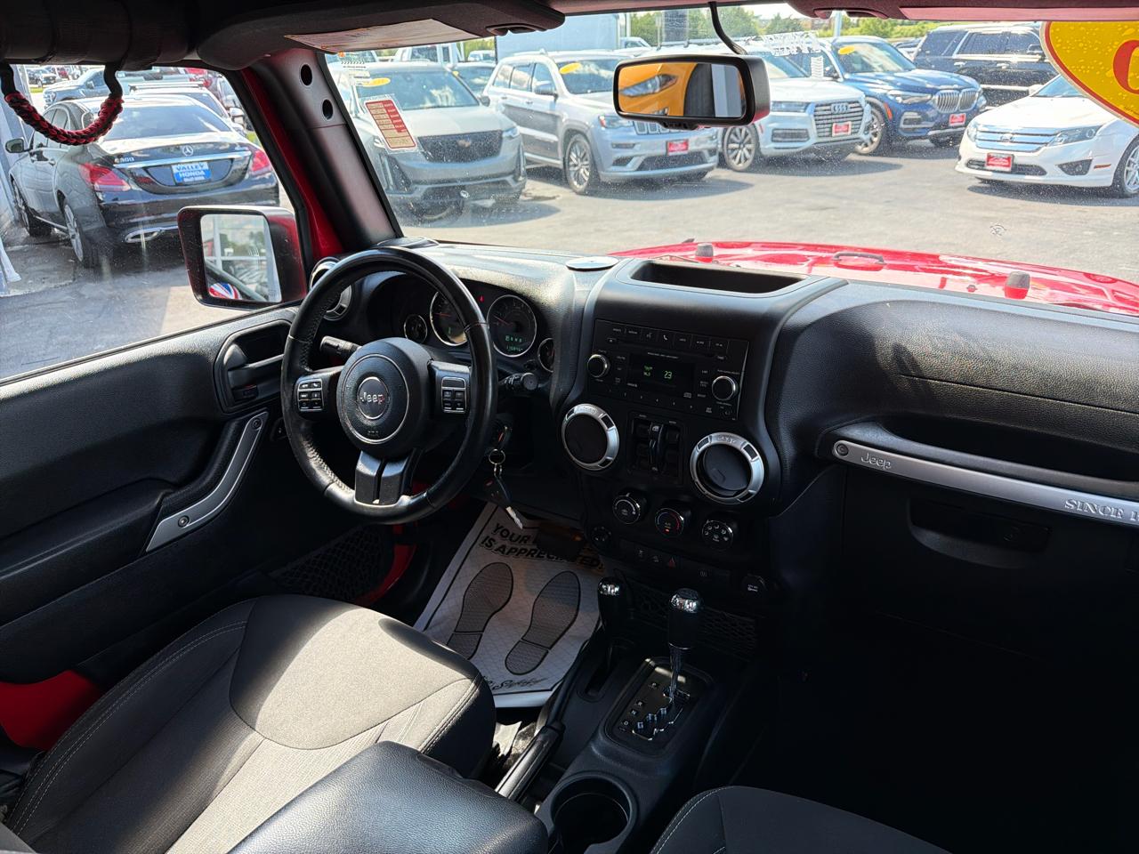 Jeep Wrangler Unlimited 4WD 4dr Sahara 2016