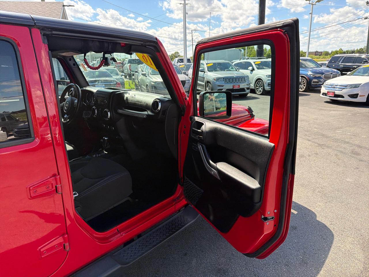Jeep Wrangler Unlimited 4WD 4dr Sahara 2016