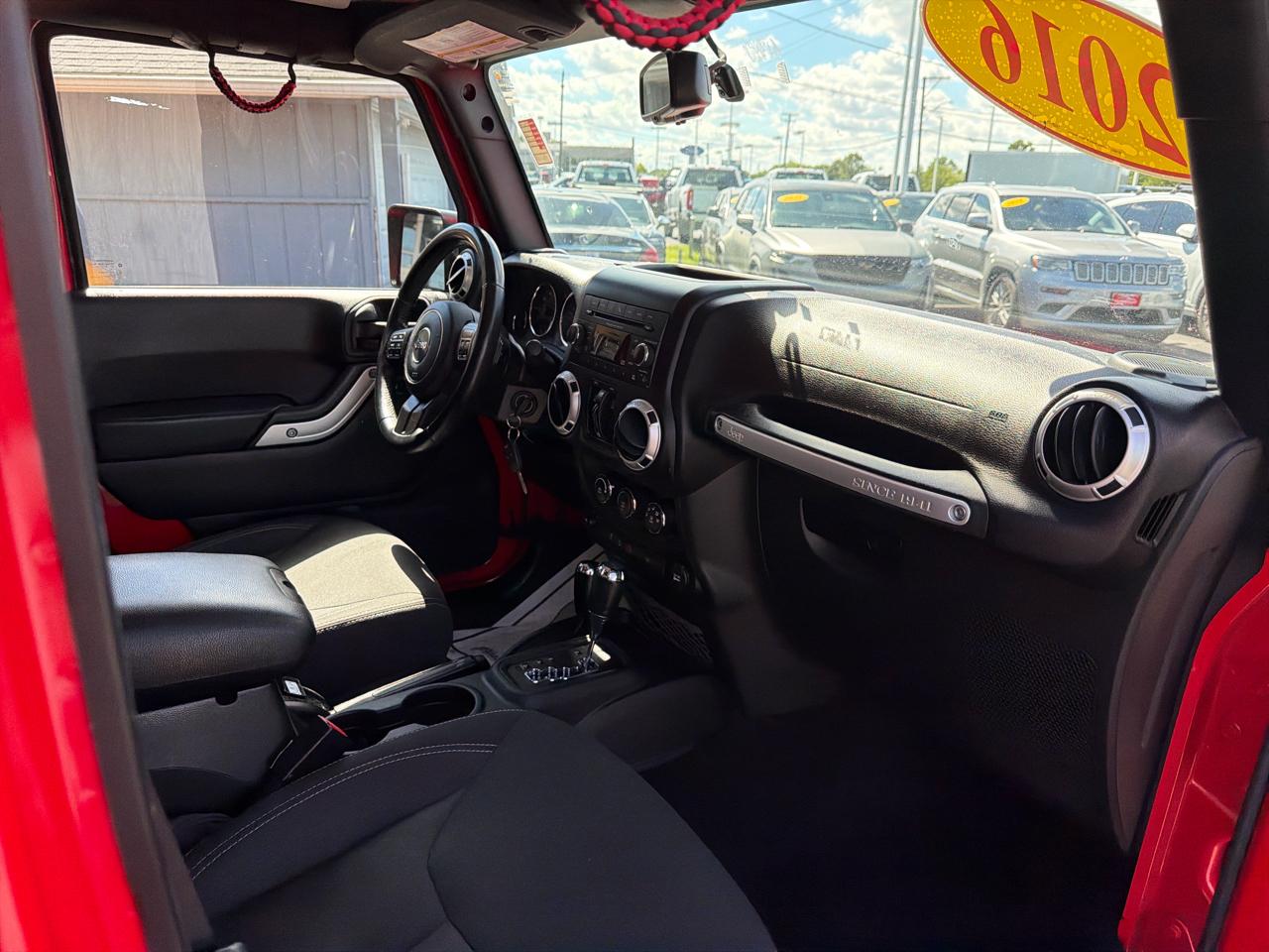 Jeep Wrangler Unlimited 4WD 4dr Sahara 2016