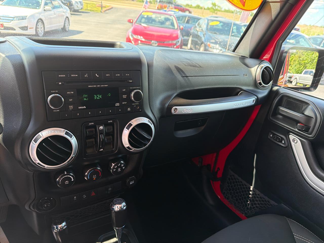 Jeep Wrangler Unlimited 4WD 4dr Sahara 2016