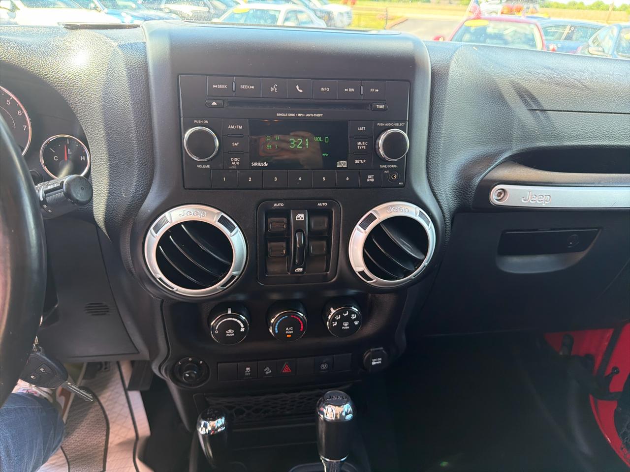 Jeep Wrangler Unlimited 4WD 4dr Sahara 2016