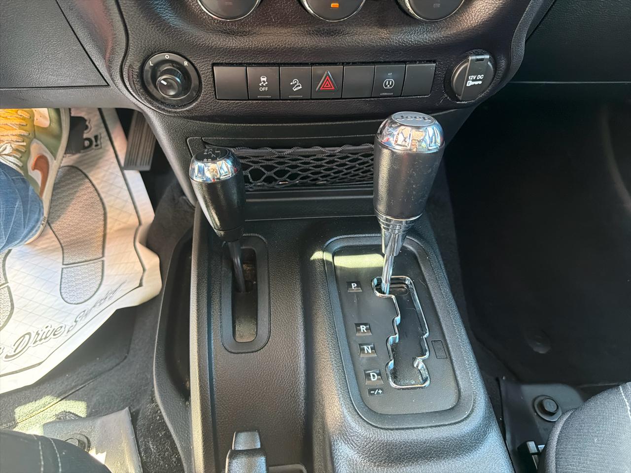 Jeep Wrangler Unlimited 4WD 4dr Sahara 2016