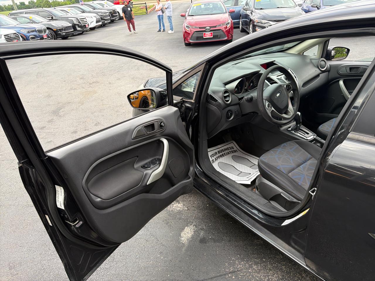 Ford Fiesta 4dr Sdn SE 2013