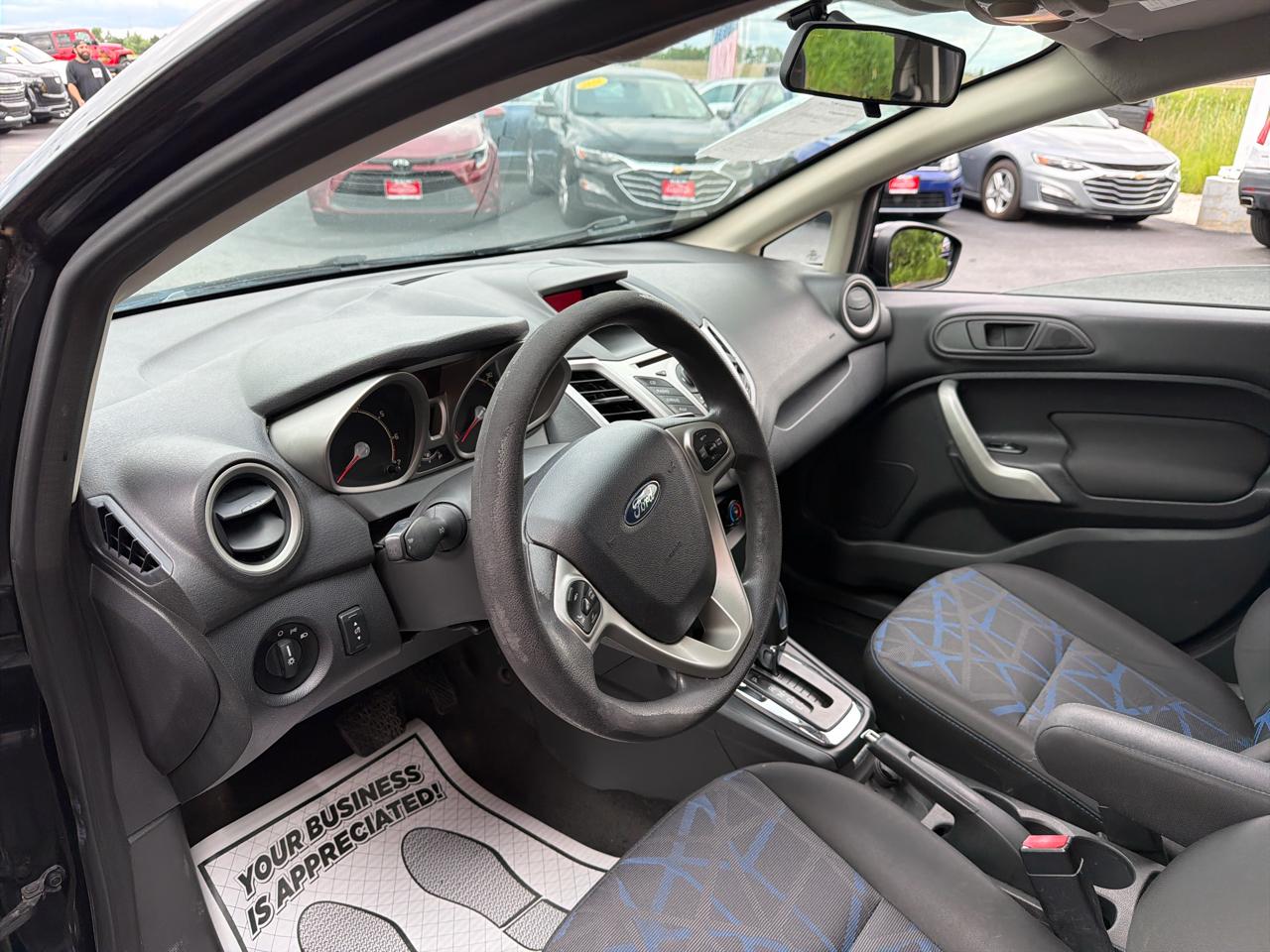 Ford Fiesta 4dr Sdn SE 2013